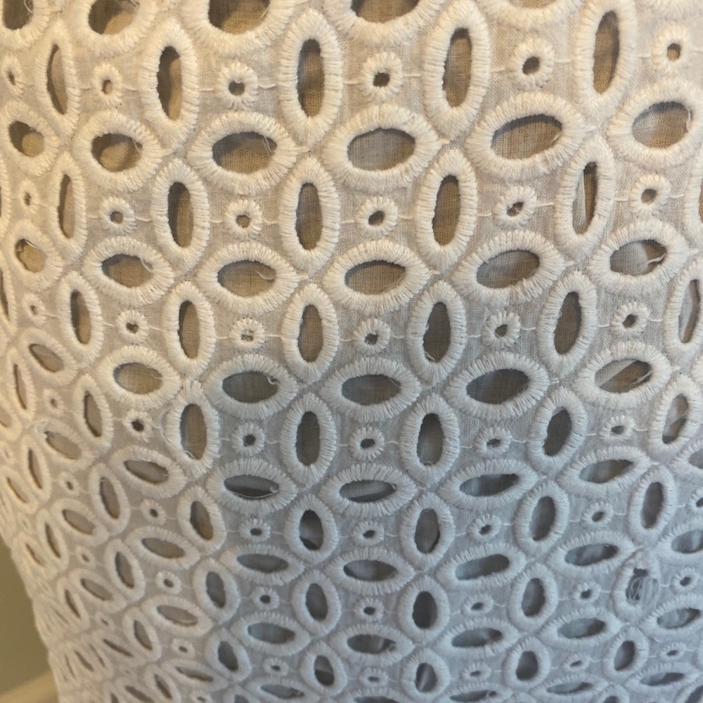 Eyelet skirt - J. Crew mini in white cotton eyelet. Size 4. - Picture 2 of 5